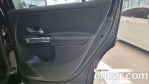 Mercedes-Benz GLB-Class GLB200 d 2023 года из Южной Кореи