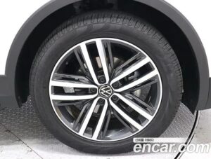 Volkswagen Tiguan 2.0 TDI 4motion Prestige 2021 года из Южной Кореи