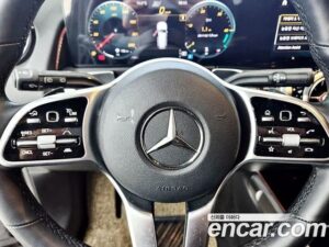 Mercedes-Benz GLB-Class GLB220 2021 года из Южной Кореи