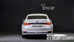 Lexus ES Luxury Plus 2022 года из Южной Кореи