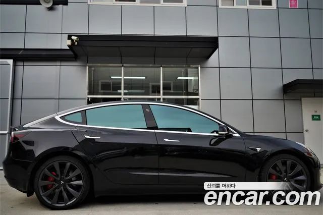 Tesla Model 3 Performance 2020 года из Кореи