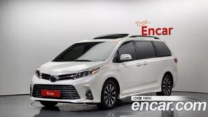 Toyota Sienna 3.5 AWD 2020 года из Южной Кореи