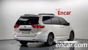 Toyota Sienna 3.5 AWD 2020 года из Южной Кореи