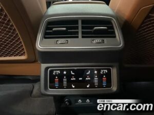 Audi e-tron 55 4WD 2022 года из Южной Кореи