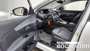 Peugeot 5008 1.2 Pure Tech ALLURE 2022 года из Южной Кореи