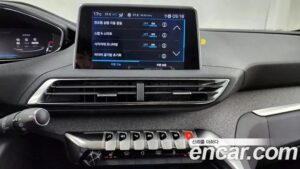 Peugeot 5008 1.2 Pure Tech ALLURE 2022 года из Южной Кореи