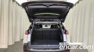 Peugeot 5008 1.2 Pure Tech ALLURE 2022 года из Южной Кореи