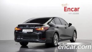 Lexus ES Luxury Plus 2021 года из Южной Кореи