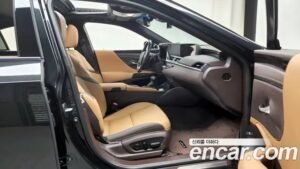 Lexus ES Luxury Plus 2021 года из Южной Кореи