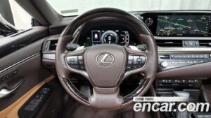 Lexus ES Luxury Plus 2021 года из Южной Кореи