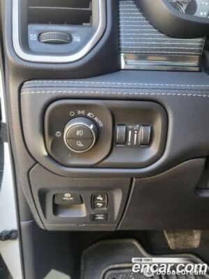 Dodge Ram Pick Up 5.7 2021 года из Южной Кореи