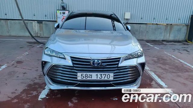 Toyota Avalon 2.5 HYBRID 2019 года из Кореи