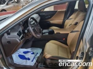 Lexus ES Executive 2021 года из Южной Кореи