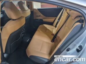 Lexus ES Luxury Plus 2022 года из Южной Кореи