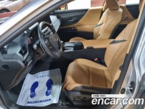 Lexus ES Luxury Plus 2022 года из Южной Кореи