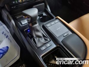 Lexus ES Luxury Plus 2022 года из Южной Кореи