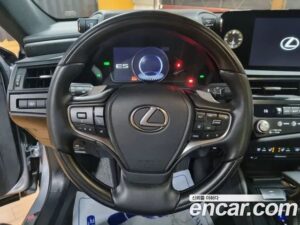 Lexus ES Luxury Plus 2022 года из Южной Кореи