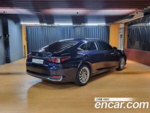 Lexus ES Luxury Plus 2022 года из Южной Кореи