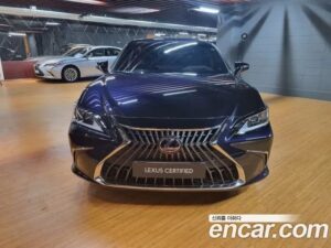 Lexus ES Luxury Plus 2022 года из Южной Кореи
