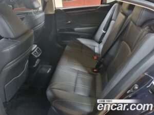 Lexus ES Luxury Plus 2022 года из Южной Кореи