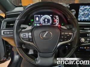 Lexus ES Luxury Plus 2022 года из Южной Кореи