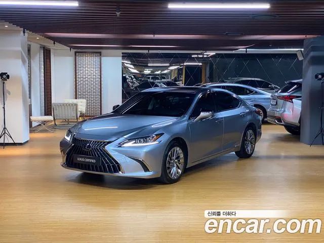 Lexus ES Luxury Plus 2022 года из Кореи