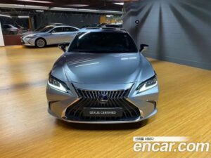 Lexus ES Luxury Plus 2022 года из Южной Кореи