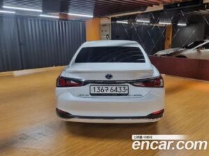 Lexus ES Executive 2022 года из Южной Кореи