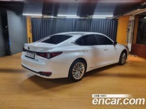 Lexus ES Executive 2022 года из Южной Кореи