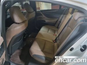 Lexus ES Executive 2022 года из Южной Кореи