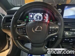 Lexus ES Executive 2022 года из Южной Кореи