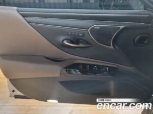 Lexus ES Executive 2022 года из Южной Кореи