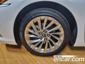 Lexus ES Executive 2022 года из Южной Кореи