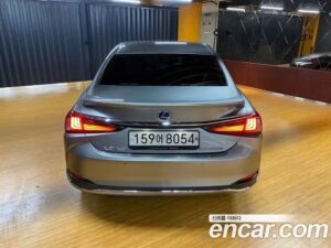 Lexus ES Luxury Plus 2022 года из Южной Кореи