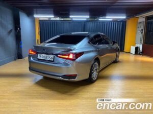 Lexus ES Luxury Plus 2022 года из Южной Кореи