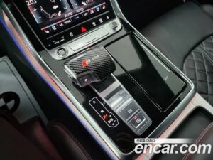 Audi Q8 50 TDI 4WD Premium 2021 года из Южной Кореи