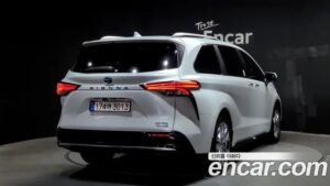 Toyota Sienna 2.5 HYBRID 2WD 2022 года из Южной Кореи