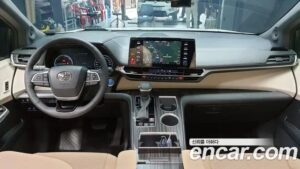 Toyota Sienna 2.5 HYBRID 2WD 2022 года из Южной Кореи