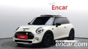 Mini Cooper DEFAULT 2021 года из Южной Кореи