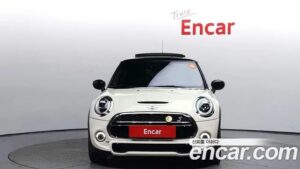 Mini Cooper DEFAULT 2021 года из Южной Кореи