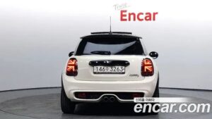 Mini Cooper DEFAULT 2021 года из Южной Кореи