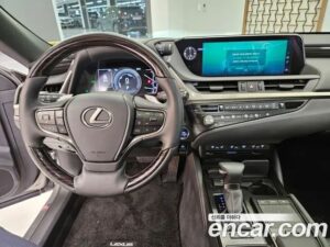 Lexus ES Luxury 2021 года из Южной Кореи