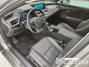 Lexus ES Luxury 2021 года из Южной Кореи