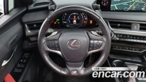 Lexus UX 2.0 F-Sport 2WD 2020 года из Южной Кореи