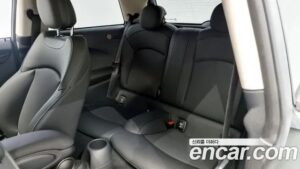 Mini Cooper CLASSIC 2023 года из Южной Кореи