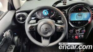 Mini Cooper CLASSIC 2023 года из Южной Кореи
