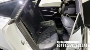 Audi A7 55 TFSI 4WD Premium 2021 года из Южной Кореи