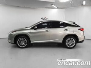 Lexus RX Executive 2021 года из Южной Кореи