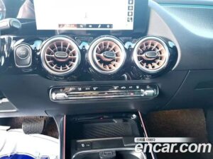 Mercedes-Benz EQA EQA250 2021 года из Южной Кореи