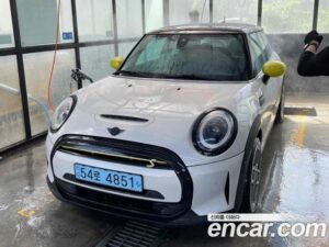 Mini Cooper SE ELECTRIC 2022 года из Южной Кореи